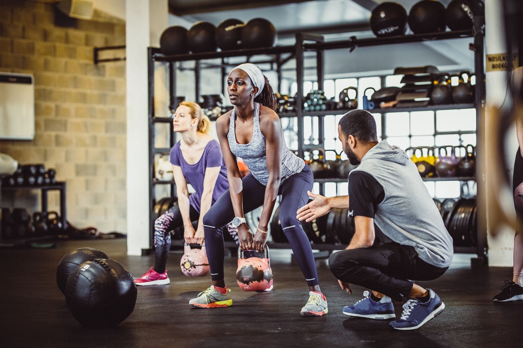 Aumentar a carga ou fazer exercício correto: o que é melhor?