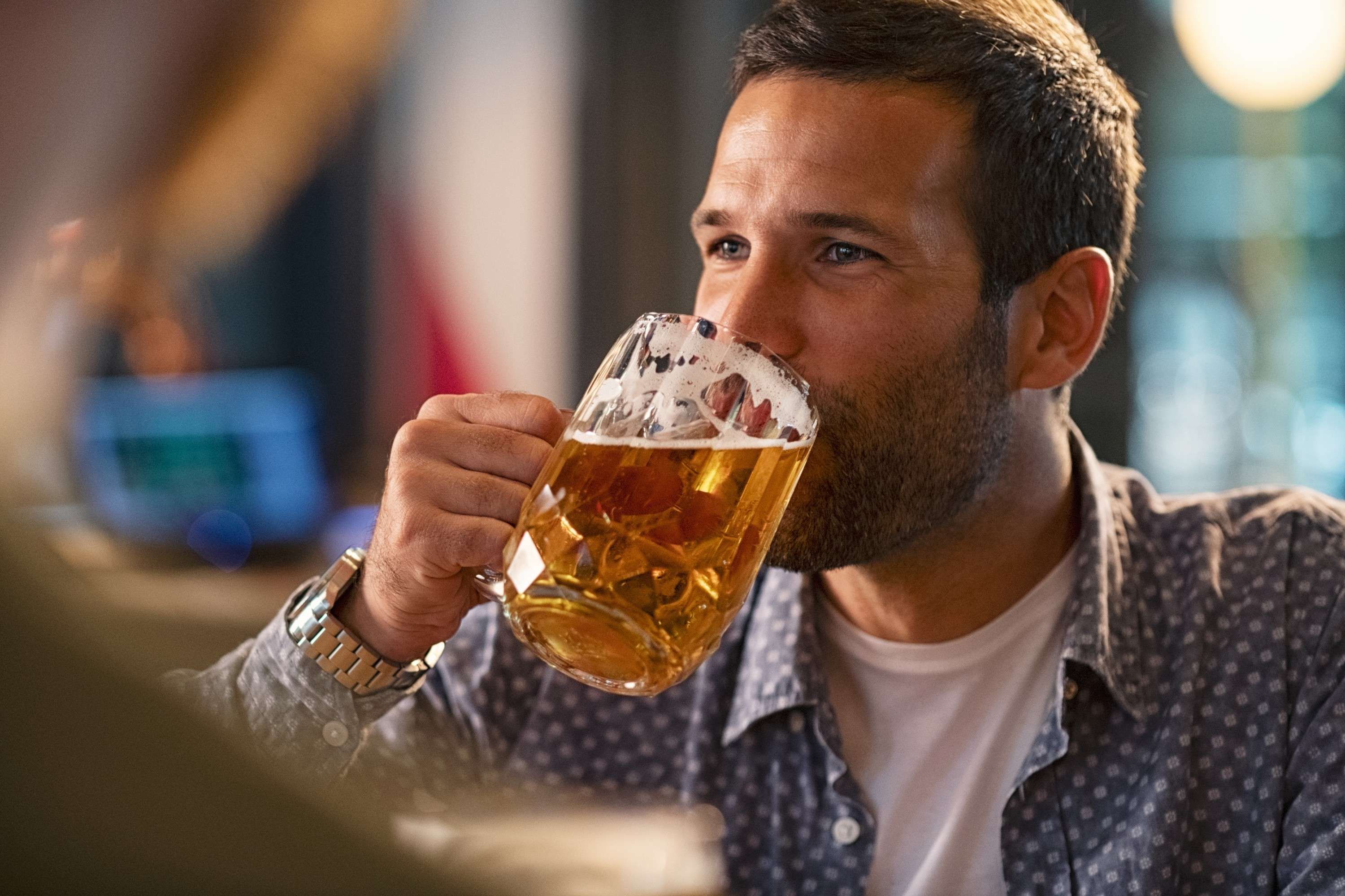 Calorias do álcool: entenda por que elas podem ser uma vilã na sua dieta